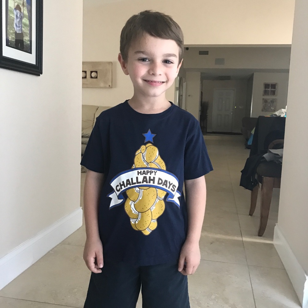 Happy challah days T-shirt Hanukkah Chanukah sz 4